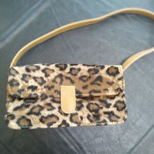 Small shoulder purse with leopard printed pattern